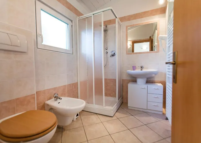 Parco Di Garda 4* マルチェージネ