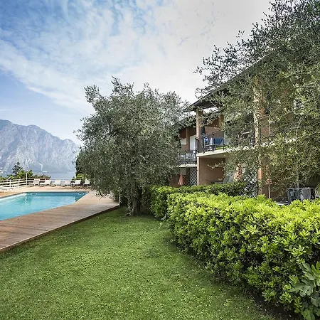 Parco Di Garda Апарт-отель Мальчезине